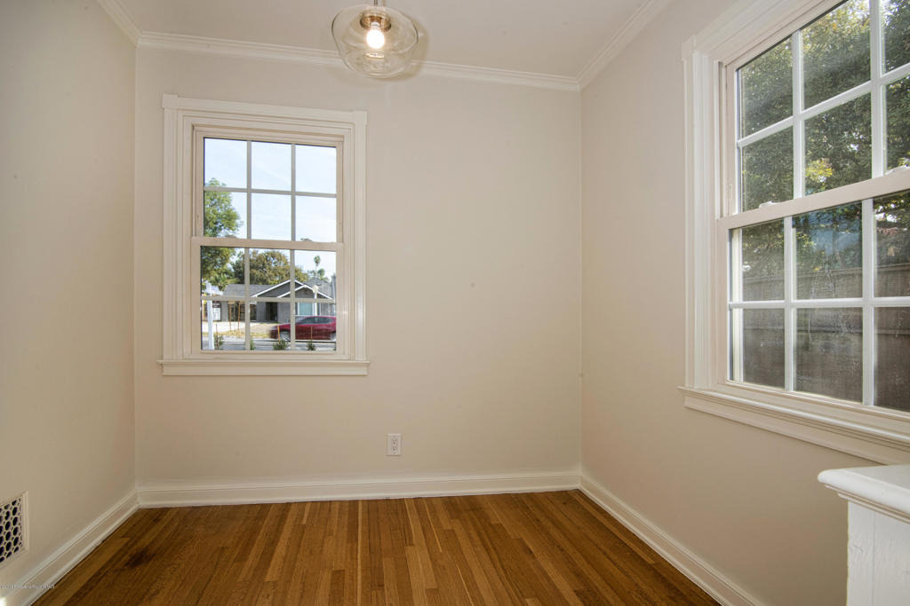 1087 S Los Robles Avenue - Photo 11
