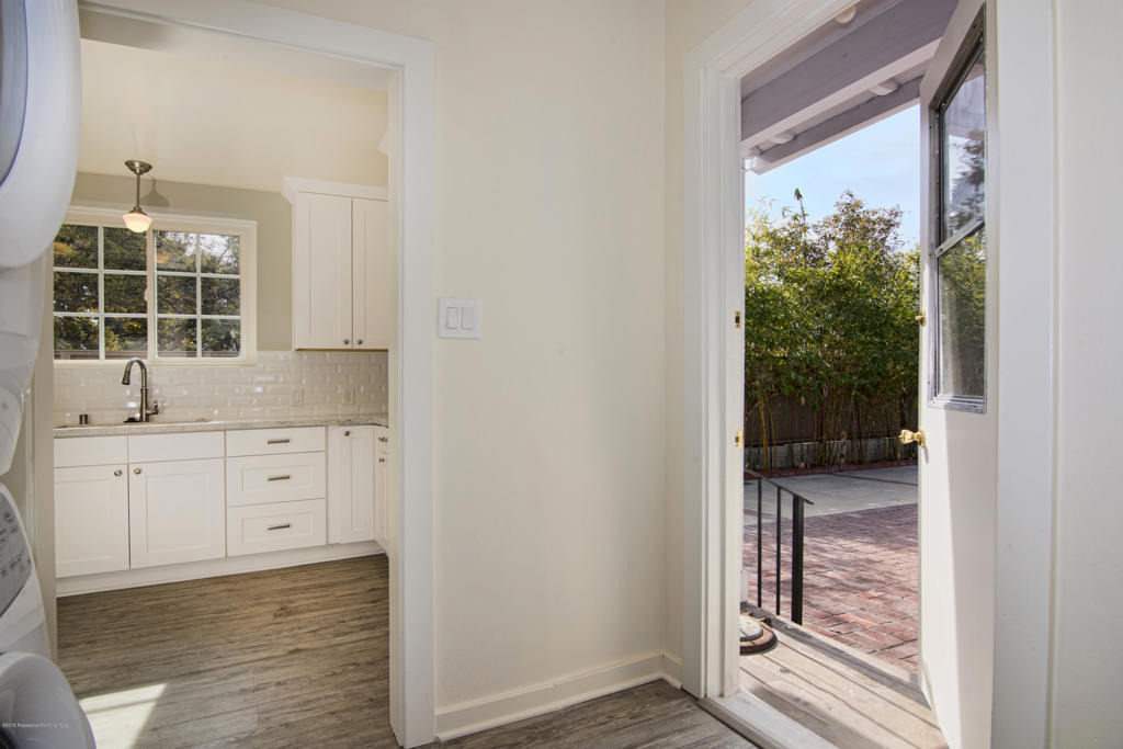 1087 S Los Robles Avenue - Photo 15