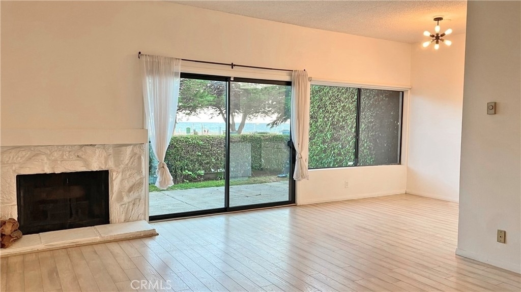 655 Del Parque - Photo 2