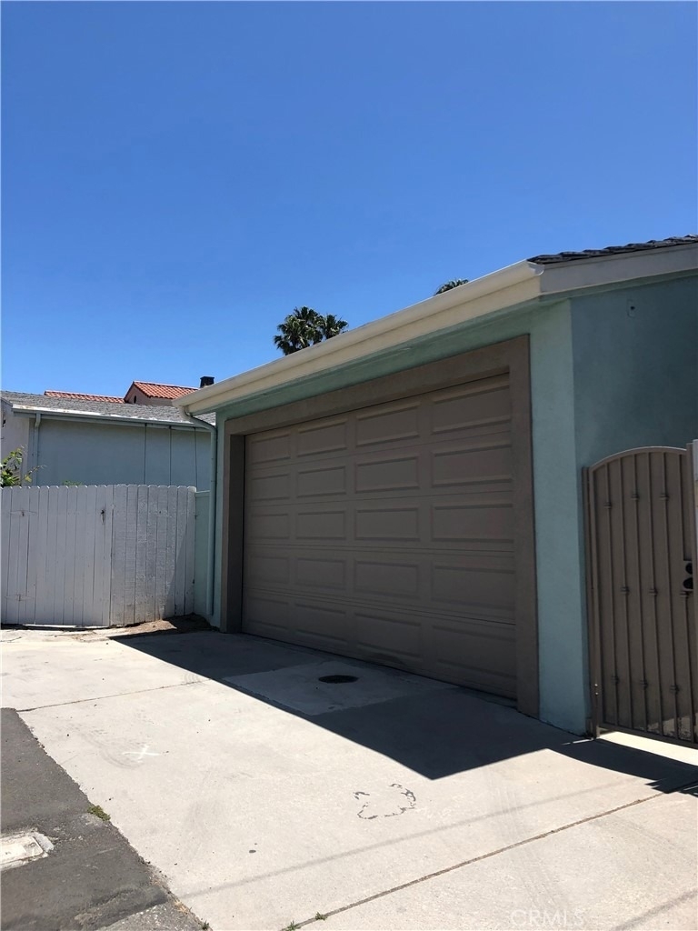 211 7th Street - Photo 36