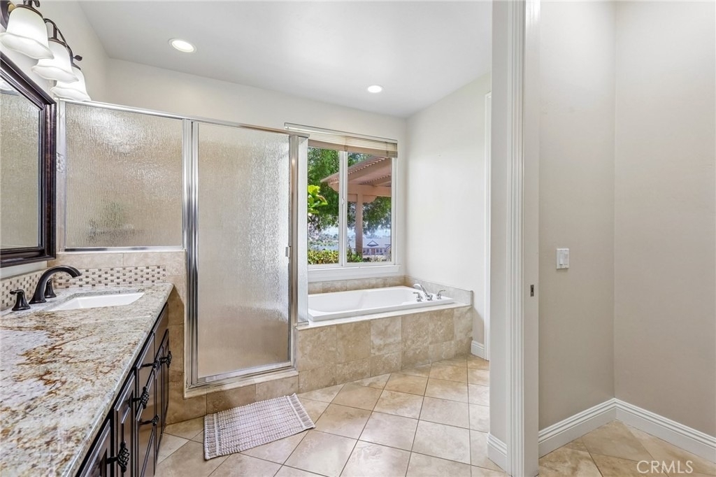 3676 Alta Vista - Photo 41