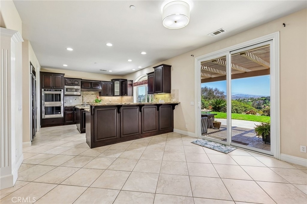 3676 Alta Vista - Photo 12