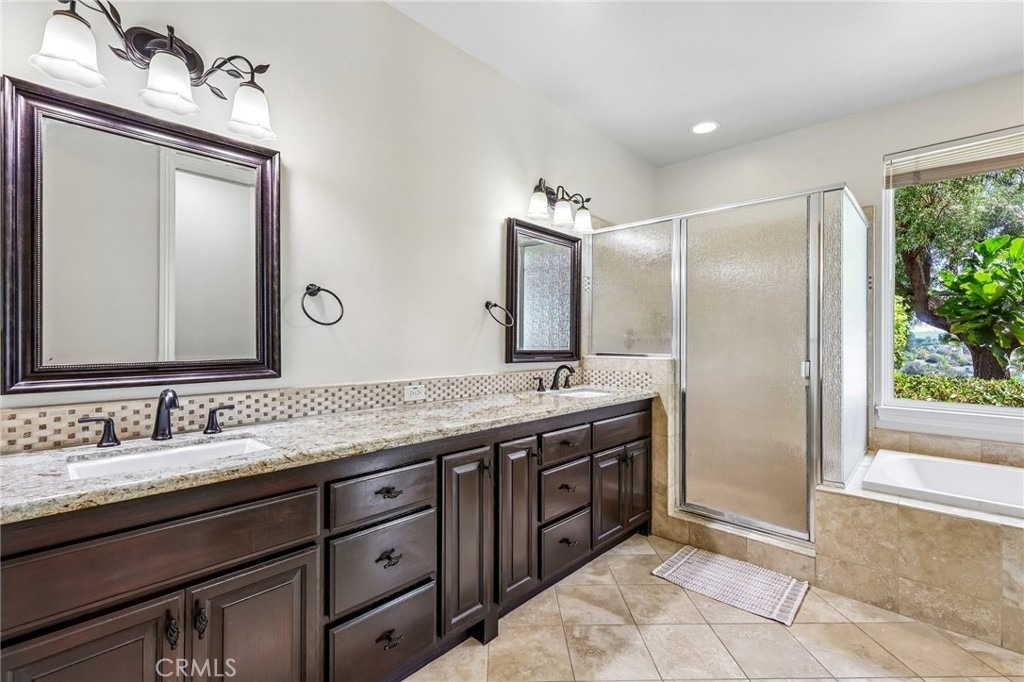3676 Alta Vista - Photo 40