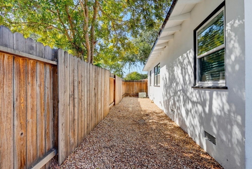 404 N Diana Place - Photo 23