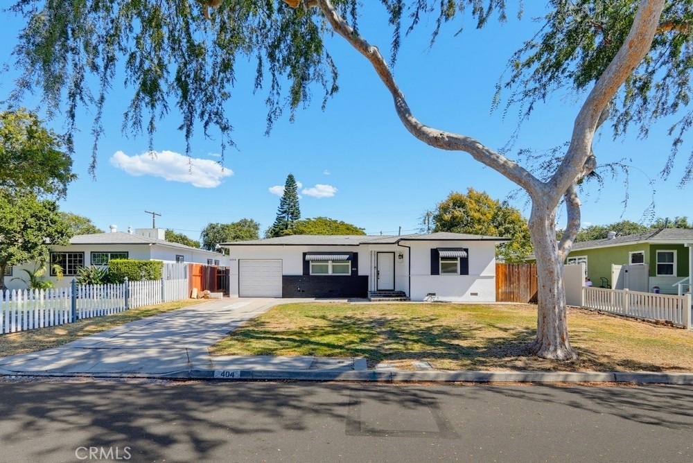 404 N Diana Place - Photo 1
