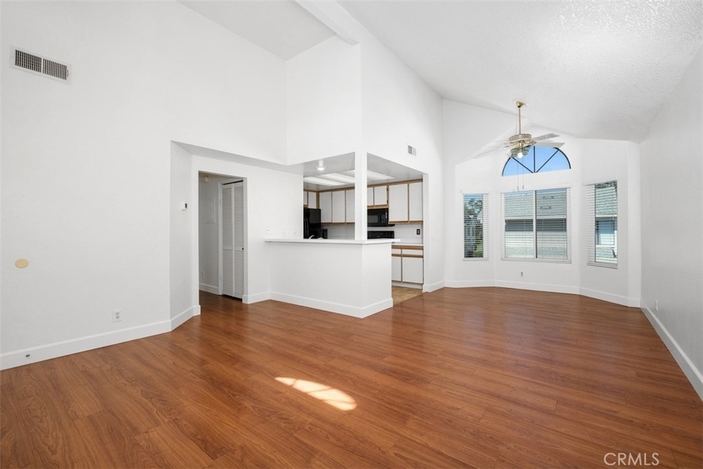 63 Huntington - Photo 4
