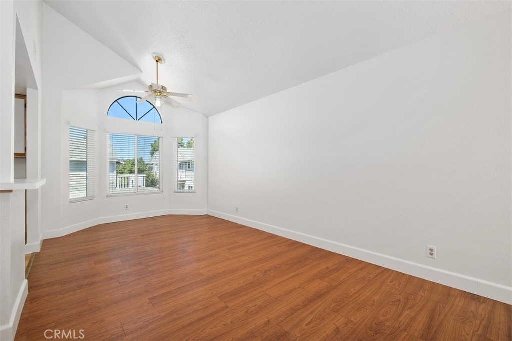 63 Huntington - Photo 9