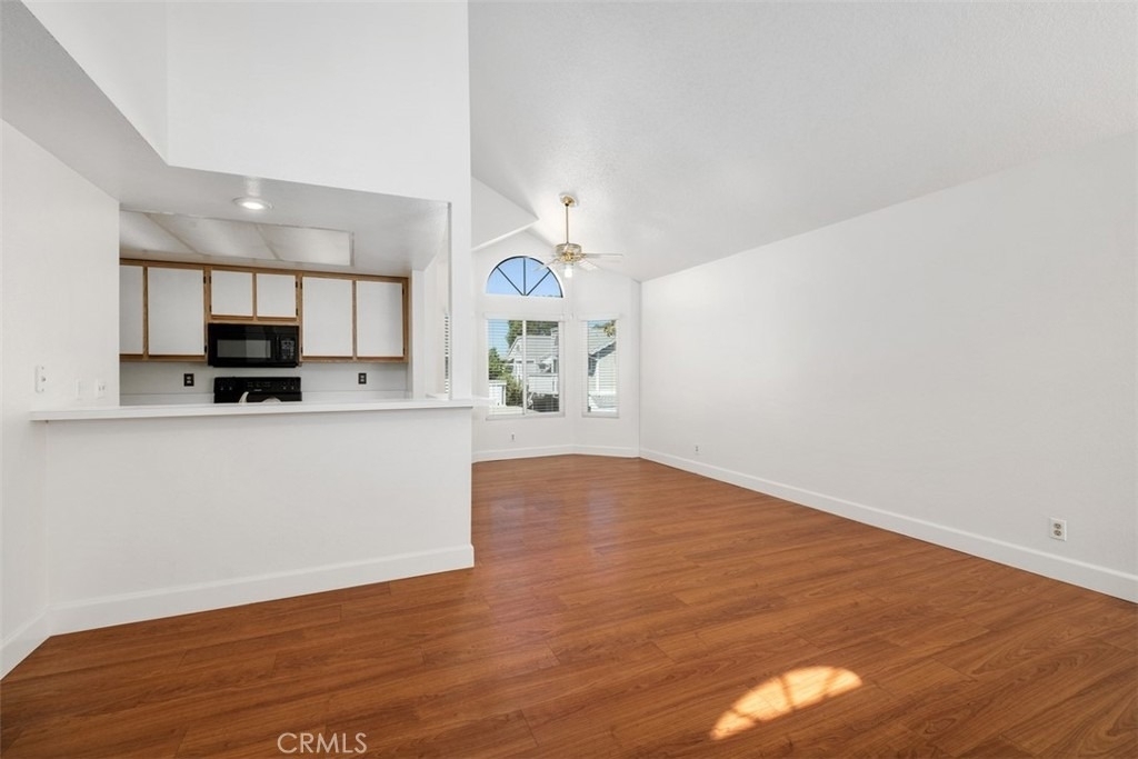 63 Huntington - Photo 3