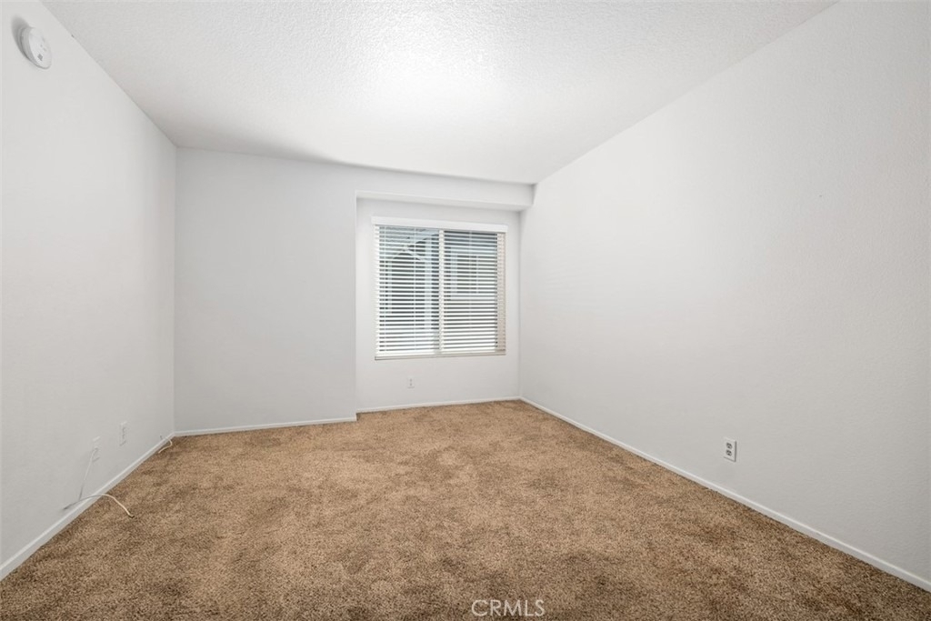 63 Huntington - Photo 17