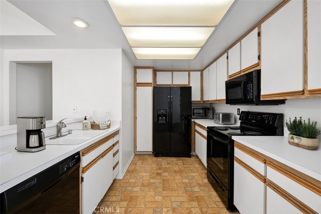 63 Huntington - Photo 12