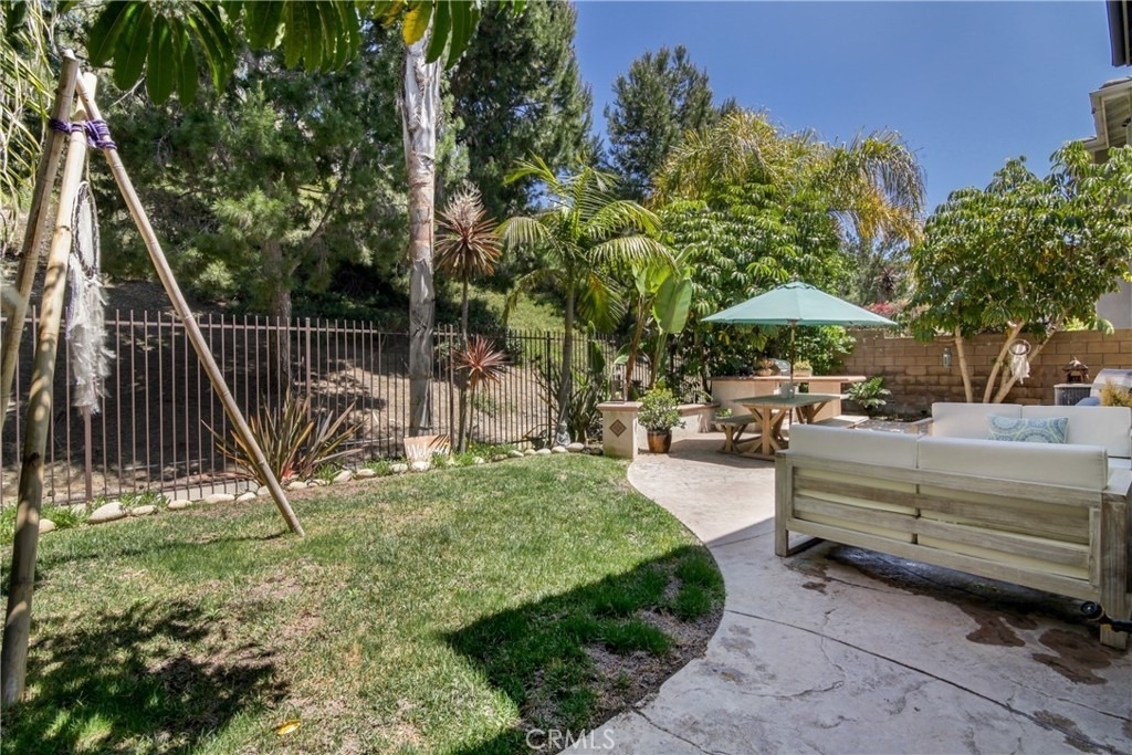 1609 Vista Luna - Photo 18