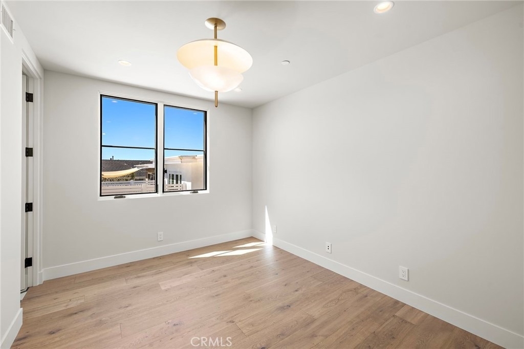 715 Poinsettia - Photo 21