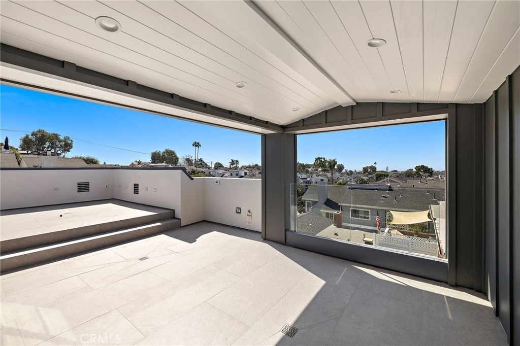 715 Poinsettia - Photo 23