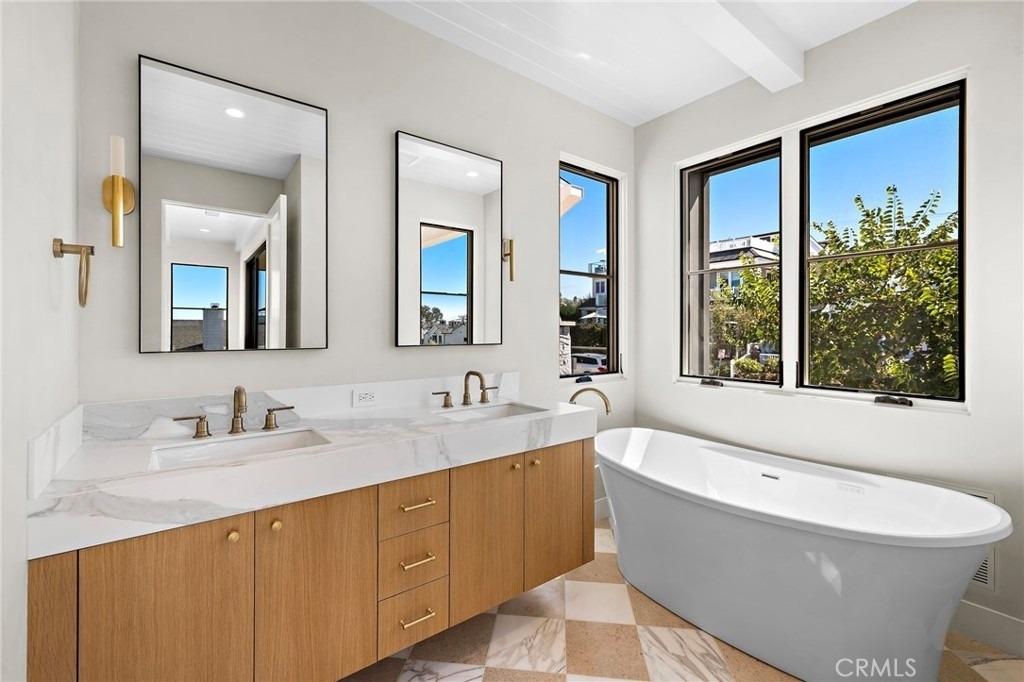 715 Poinsettia - Photo 19