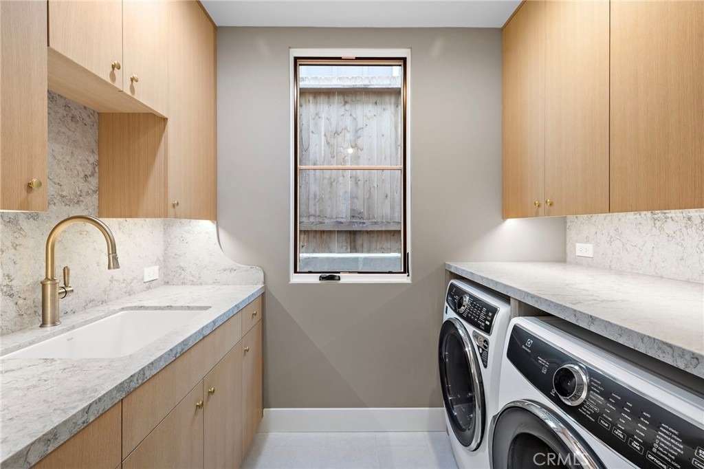 715 Poinsettia - Photo 16