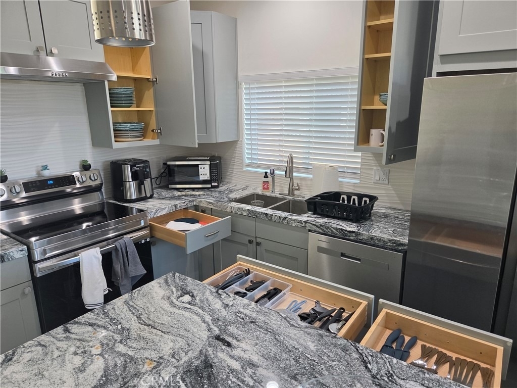 7608 Olympic - Photo 4
