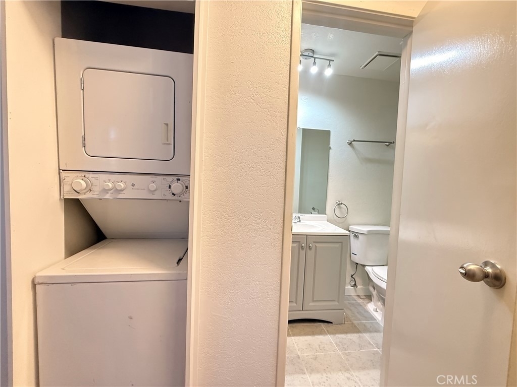 470 N Villa Court - Photo 9