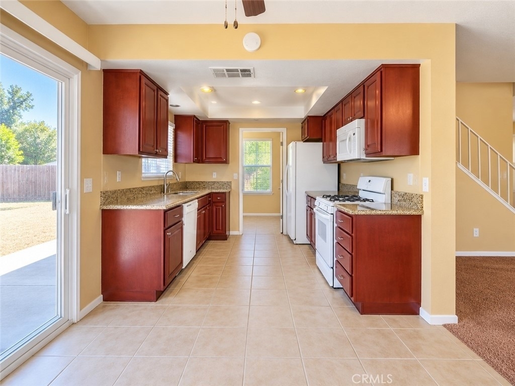 26306 Snowden Avenue - Photo 3