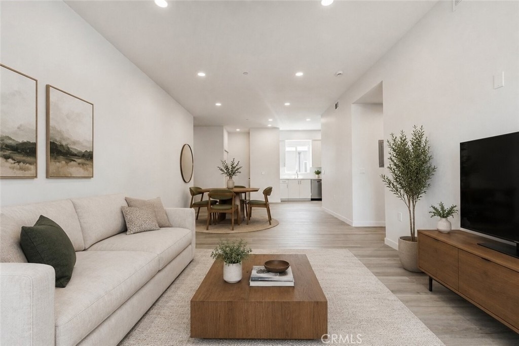 14810 Delano Street - Photo 0