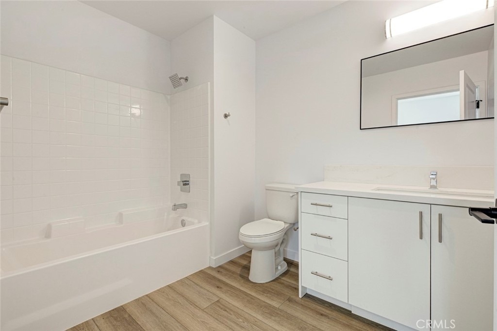 14810 Delano Street - Photo 5