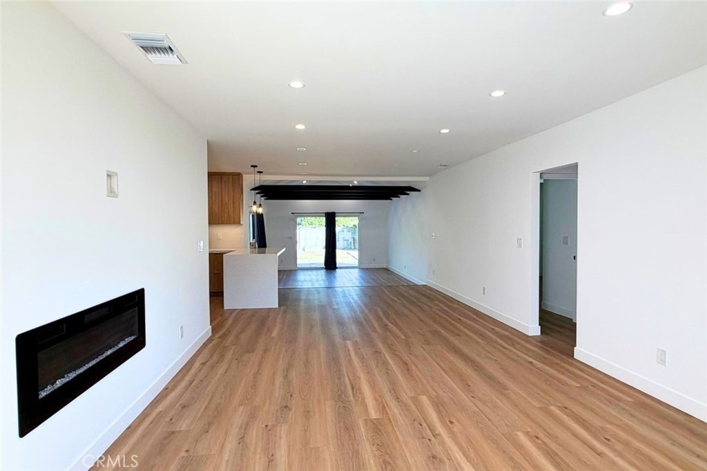 1828 Kenwood St - Photo 3