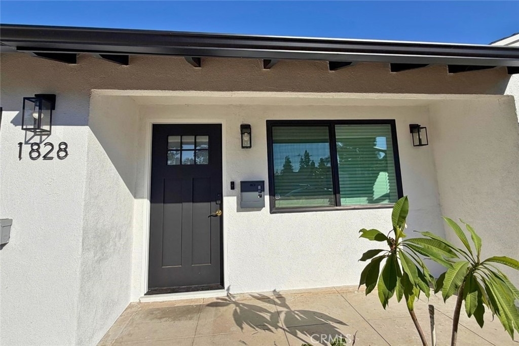 1828 Kenwood St - Photo 2
