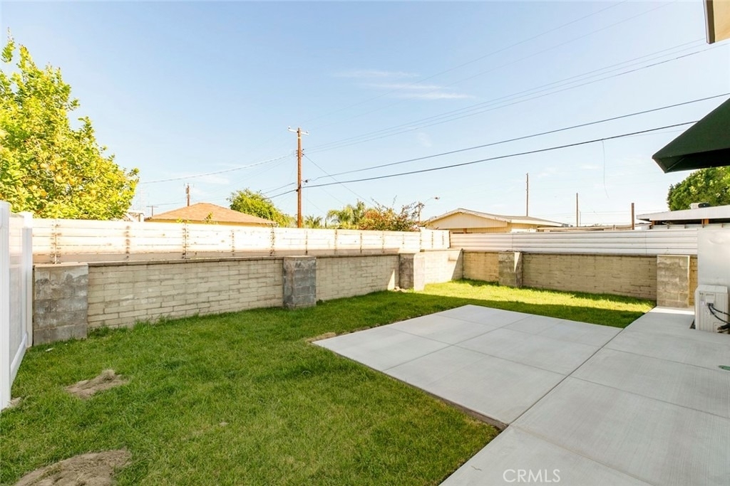 7612 N Shadyglade Avenue - Photo 2