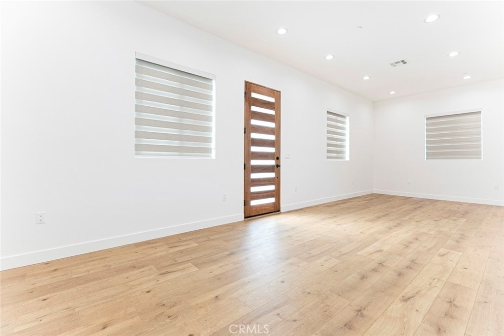 7612 N Shadyglade Avenue - Photo 12