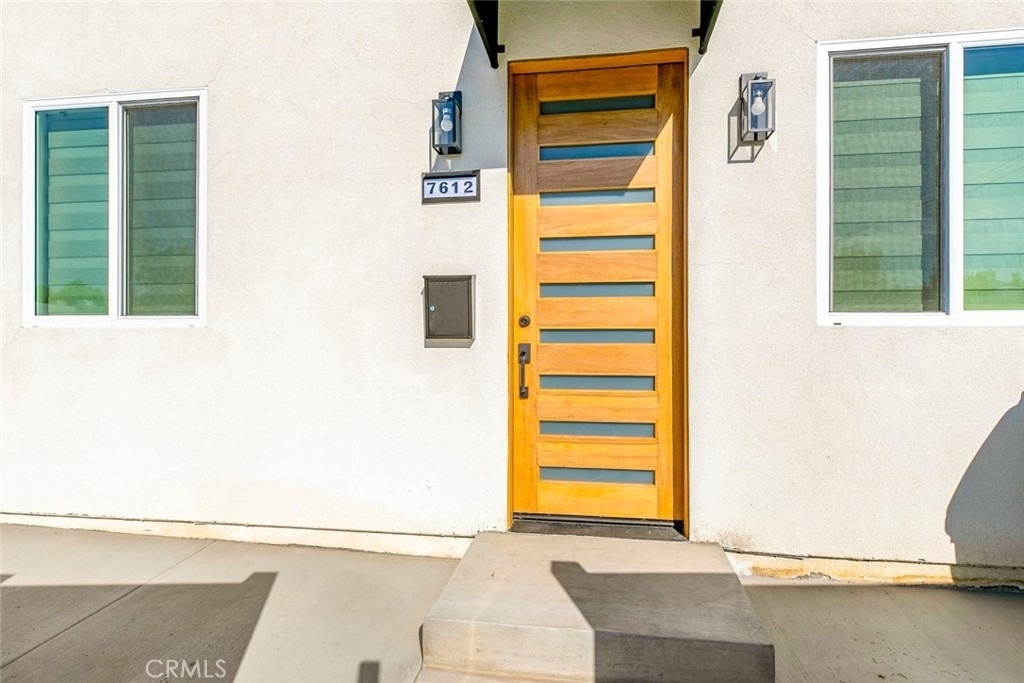 7612 N Shadyglade Avenue - Photo 1