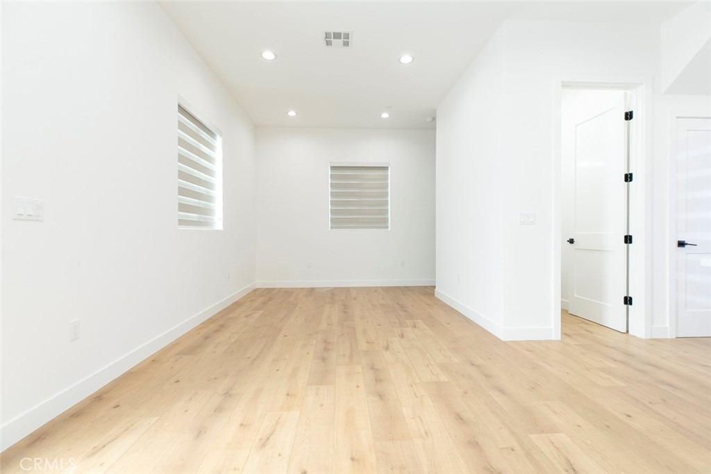 7612 N Shadyglade Avenue - Photo 9