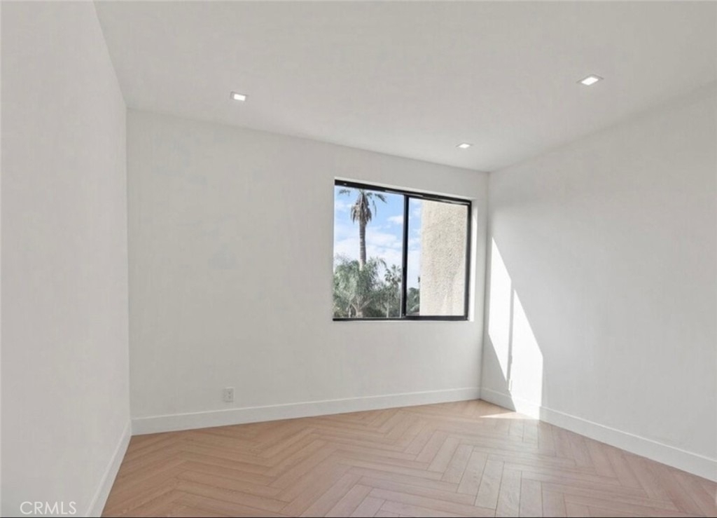 8455 Fountain Avenue - Photo 14