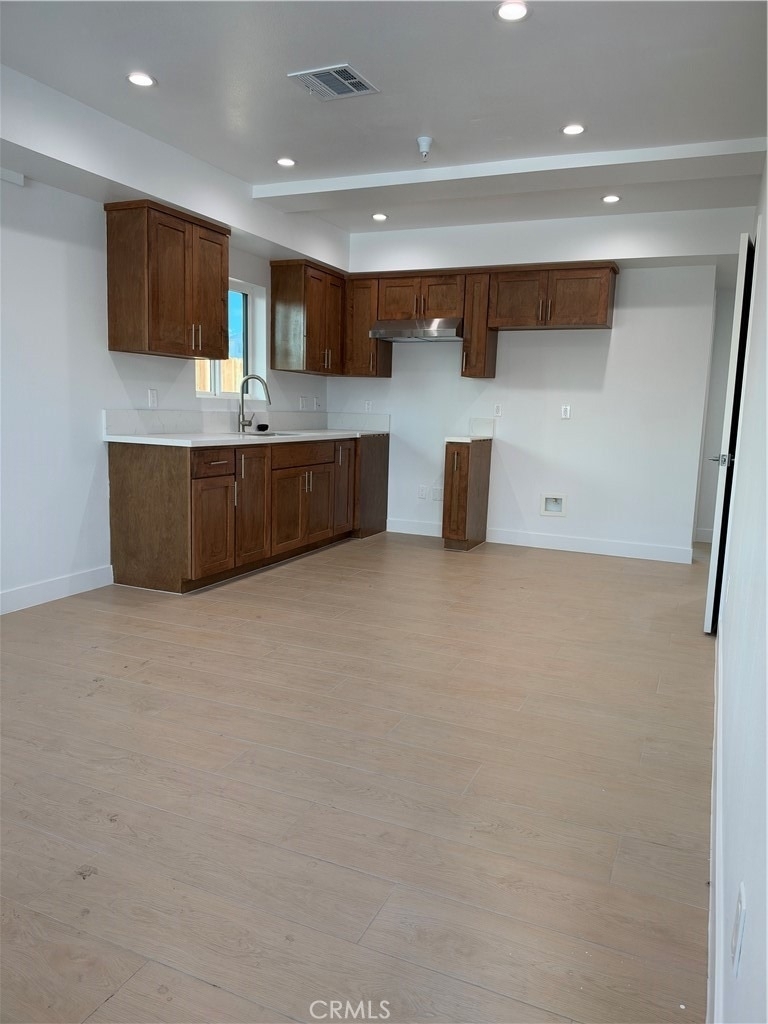 900 Lakme Avenue - Photo 2