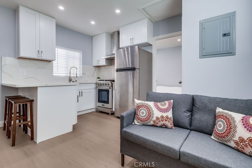 6504 W 84th Place - Photo 7