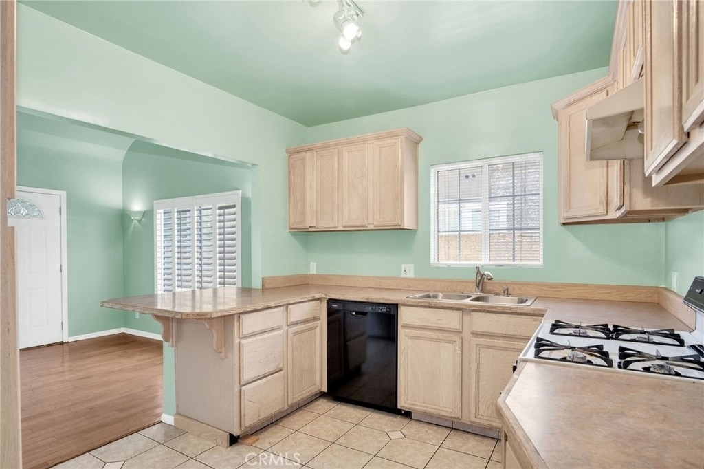 7275 Fountain Avenue - Photo 5