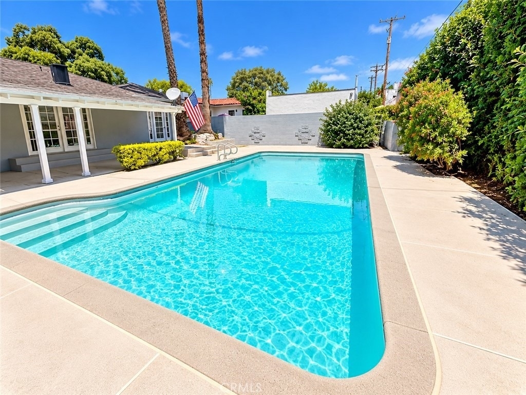 1104 N Screenland Drive - Photo 32