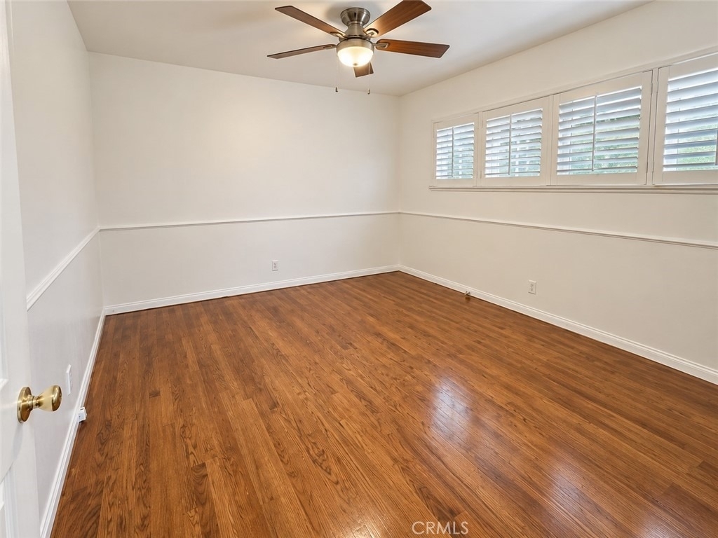 1104 N Screenland Drive - Photo 27