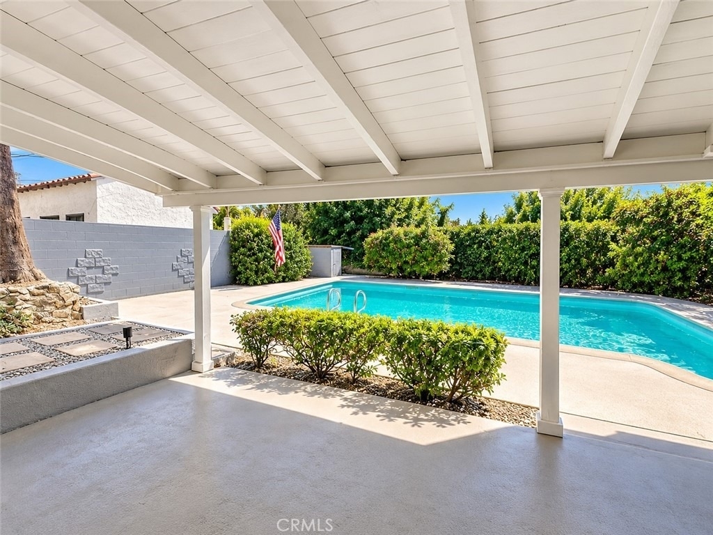 1104 N Screenland Drive - Photo 29