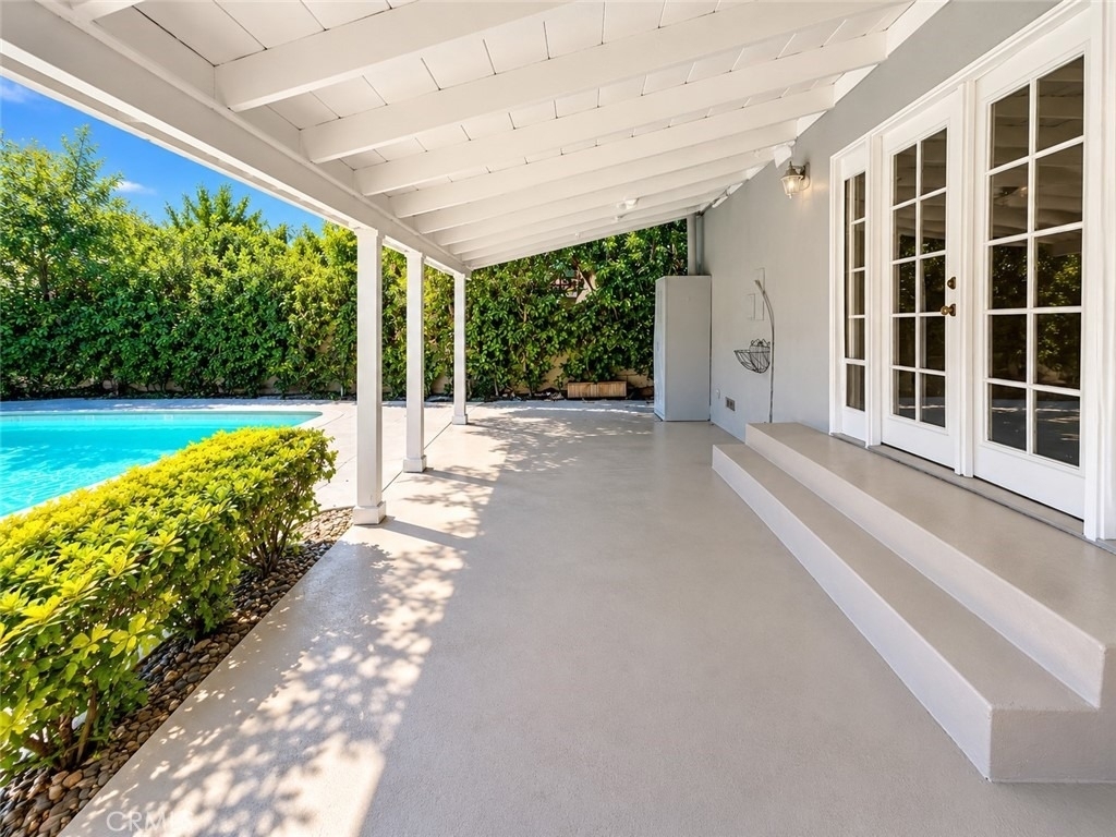 1104 N Screenland Drive - Photo 30