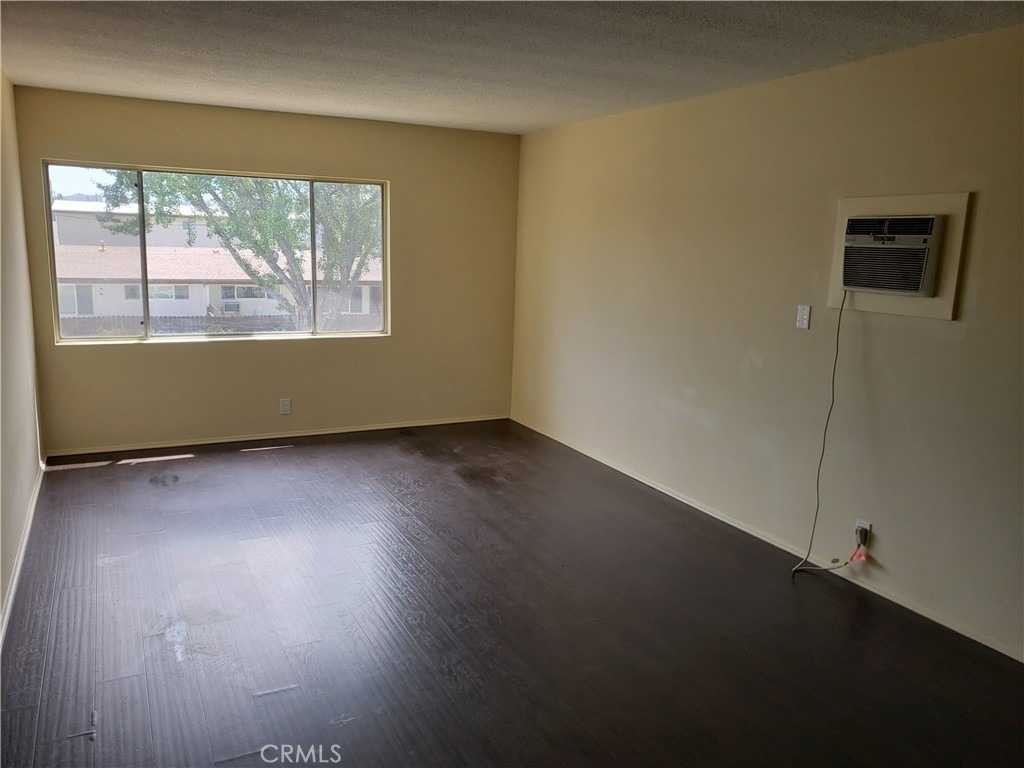 505 S 1st - Photo 2