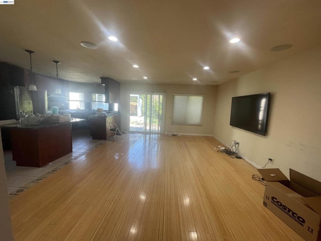 751 Los Pinos Ave - Photo 2