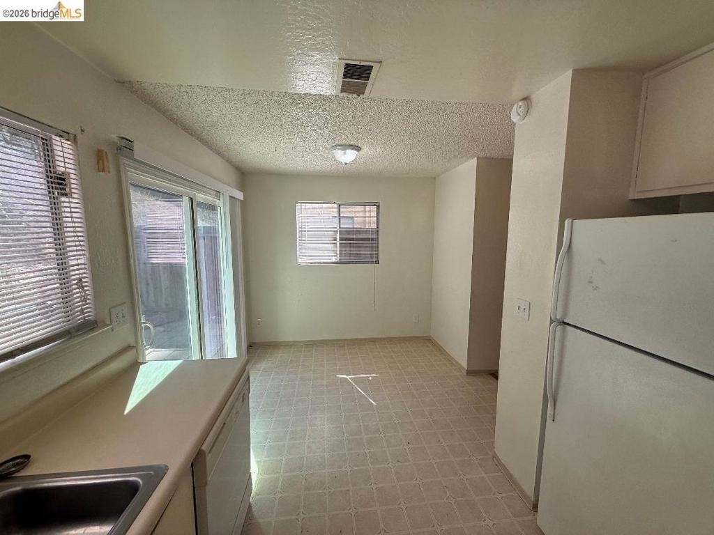 2213 L St - Photo 2