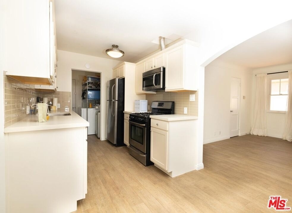 1341 Stanford Street - Photo 8