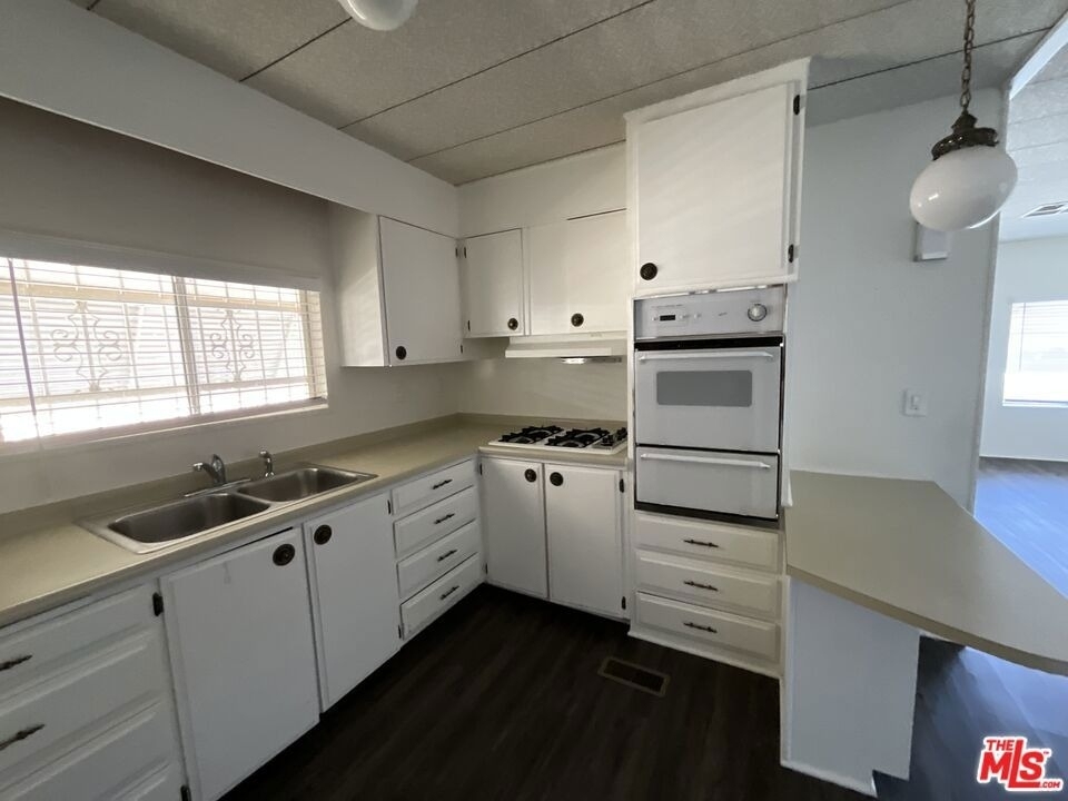 1014 W Johnston Avenue - Photo 1