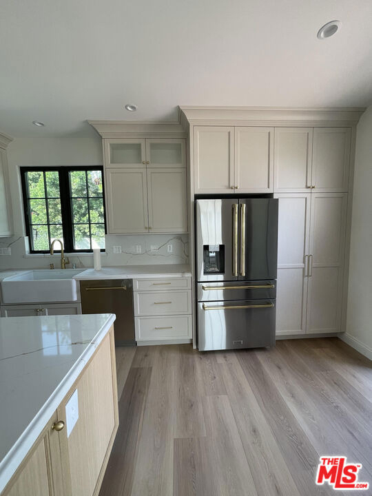 2300 N Commonwealth Avenue - Photo 35