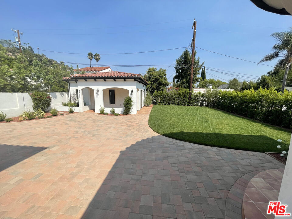 2300 N Commonwealth Avenue - Photo 37