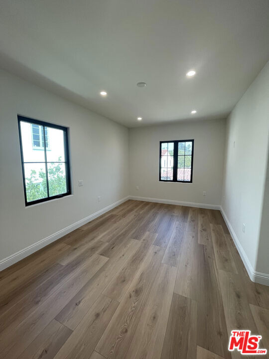 2300 N Commonwealth Avenue - Photo 10