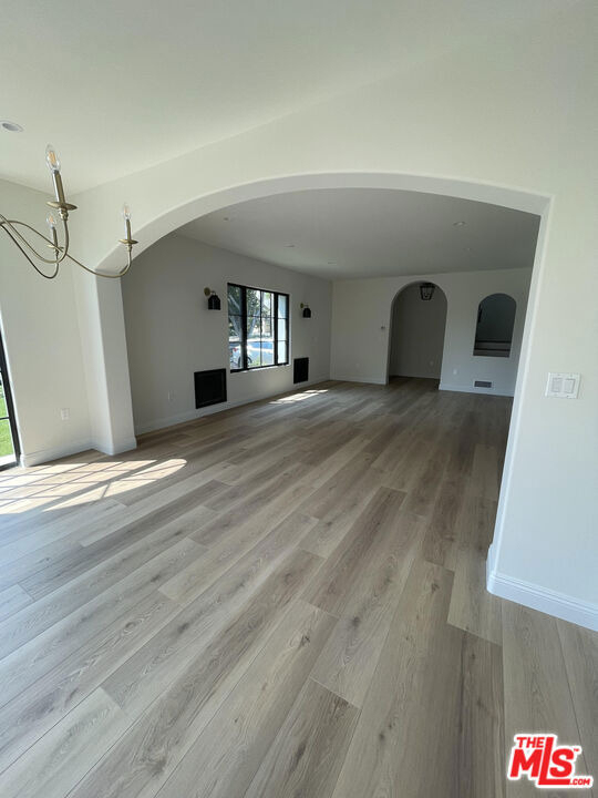 2300 N Commonwealth Avenue - Photo 21
