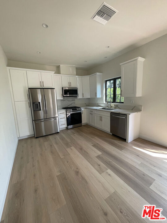 2300 N Commonwealth Avenue - Photo 29