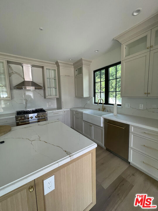 2300 N Commonwealth Avenue - Photo 36