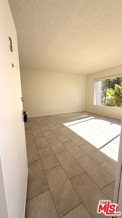 2807 6th Street - Photo 1